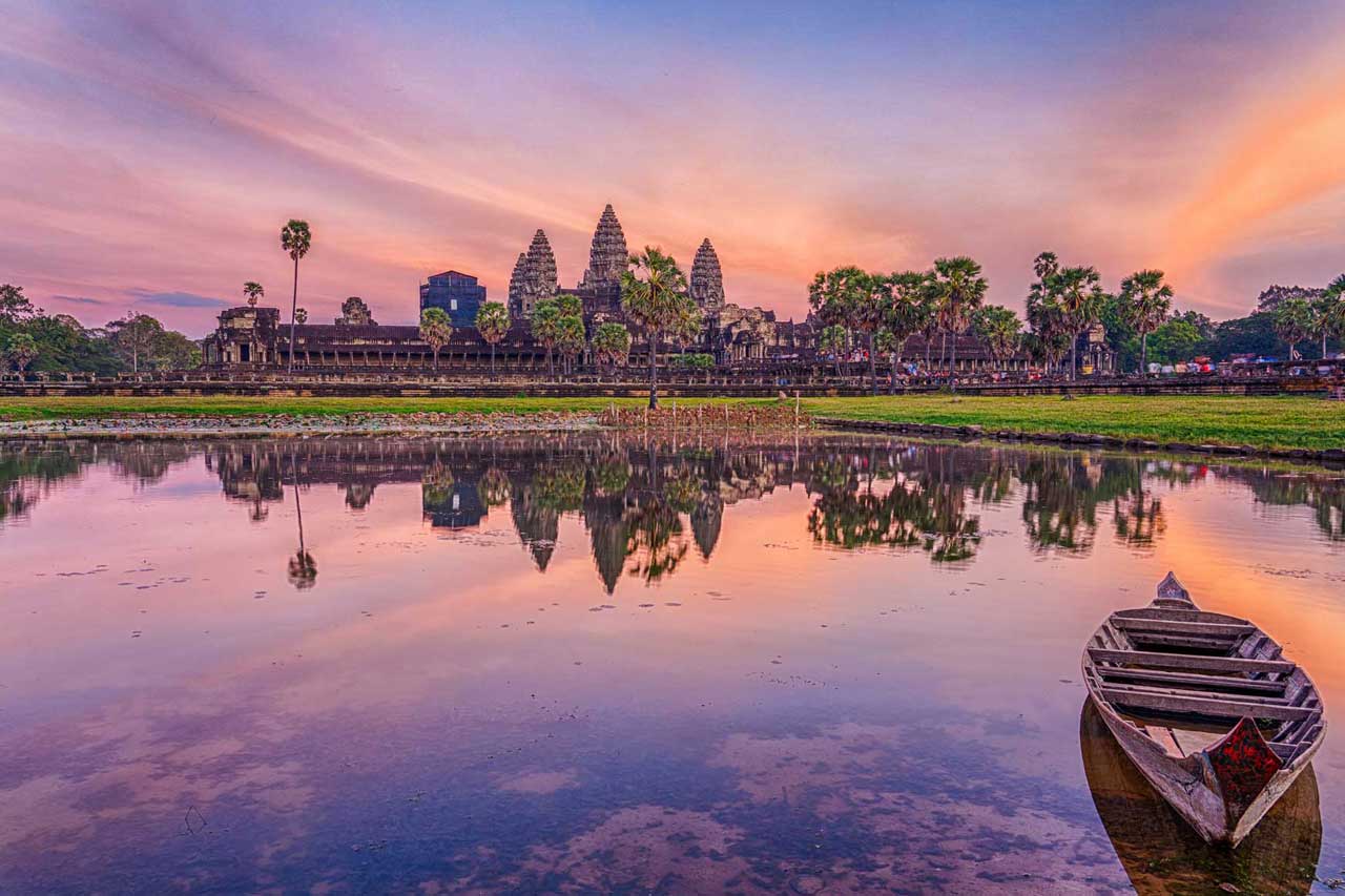 The-most-beautiful-sunrise-on-earth-Angkorwat-Temple