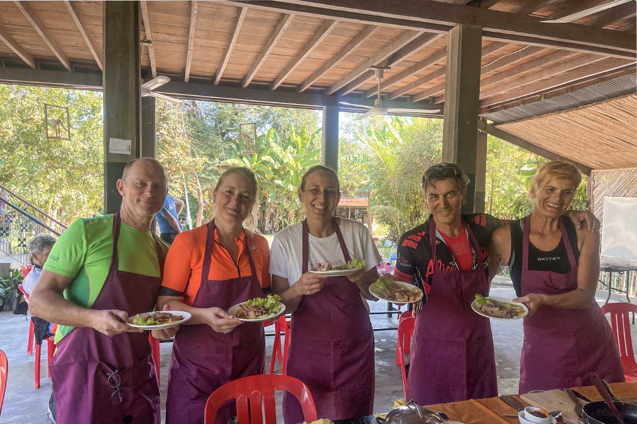 5people-with-cooking-class-in-Siemreap-Cambodia