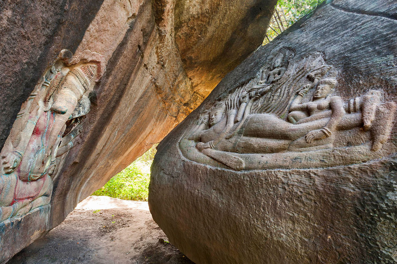 Carving-Hill-Siemreap-Cambodia