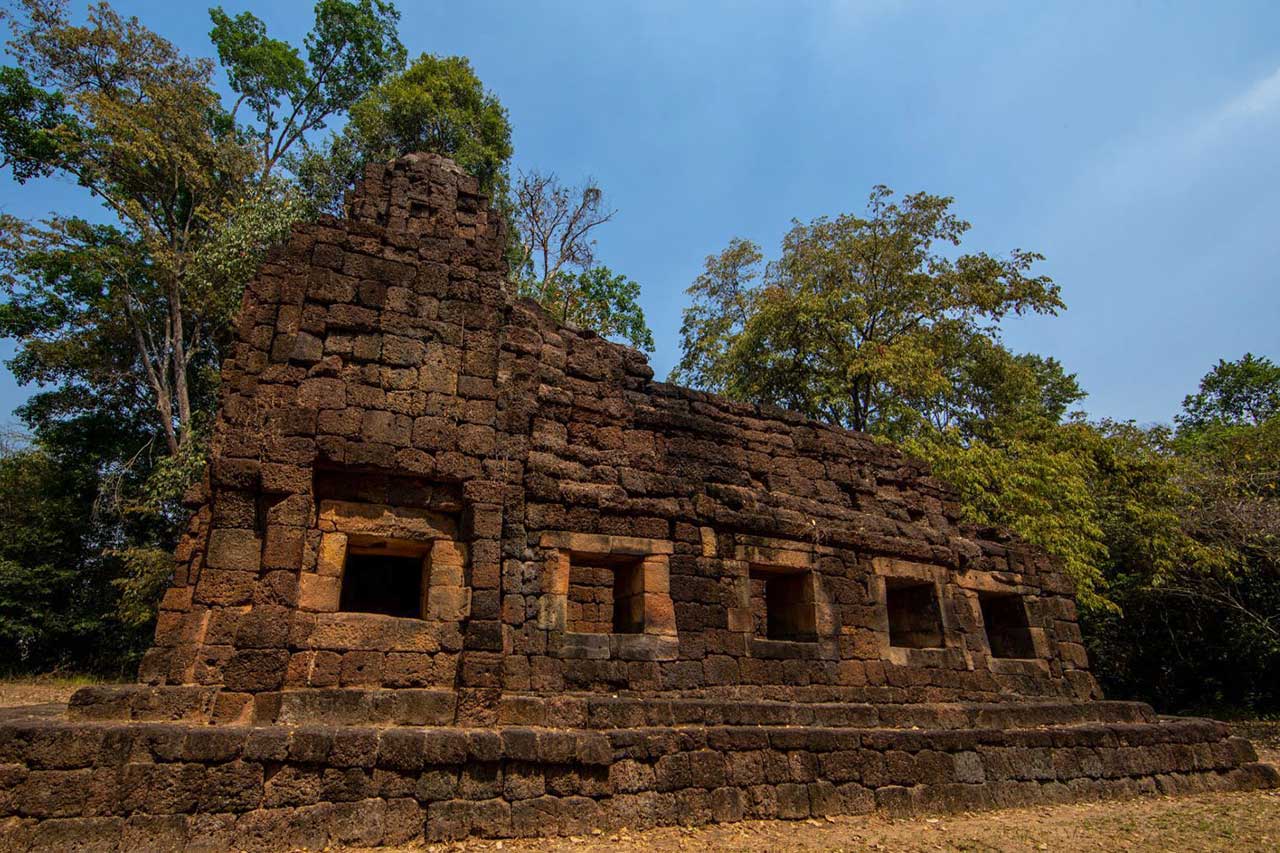 Ta-Meun-Thom-Temple-located-Cambodia-border-and-Thai-border